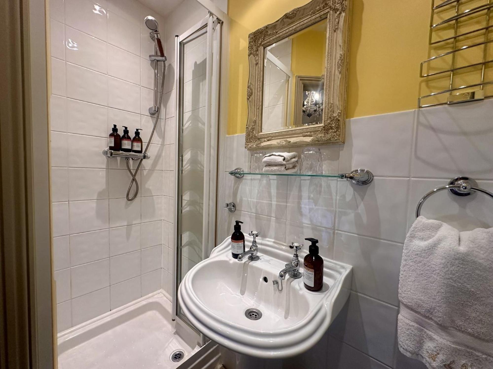 Albert & Victoria Guest House Eastbourne Bilik gambar